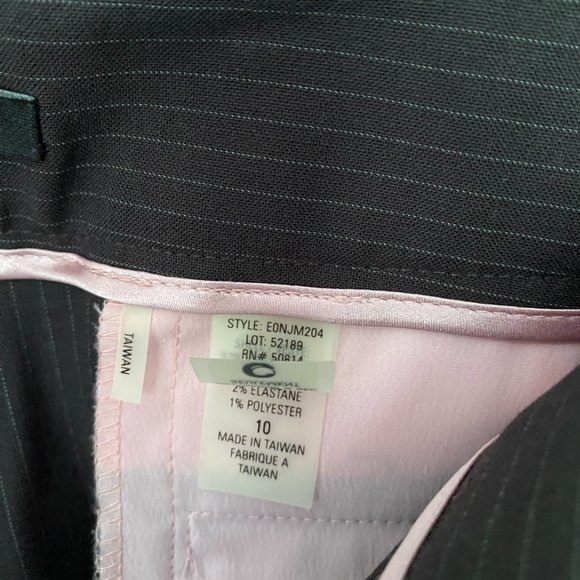 Elie Tahari Light Wool Casual Business Suit | Brown Black with Pink Accents - Picture 16 of 16